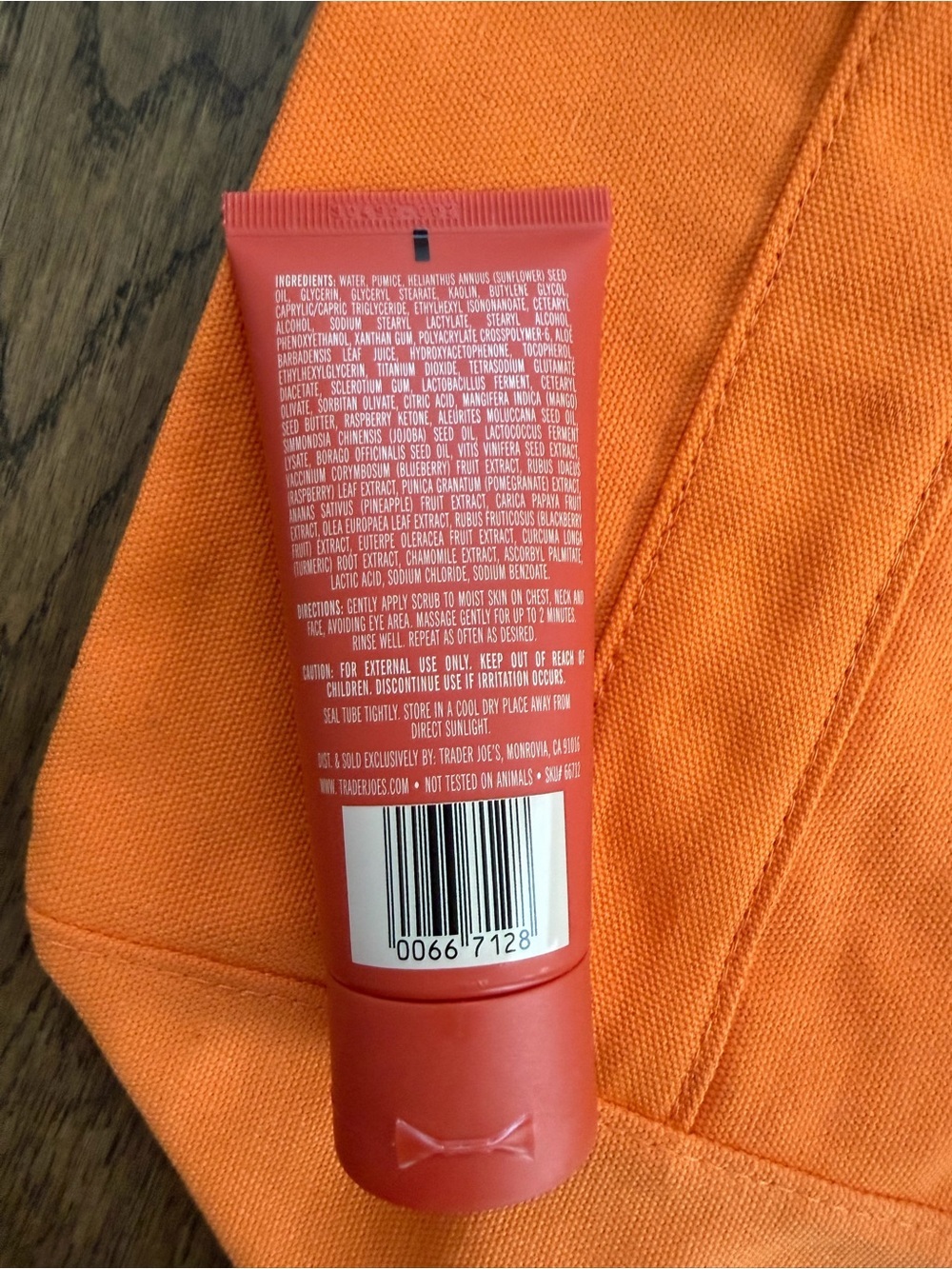 Trader Joe’s Trio: Mini Tote + Daily Facial Sunscreen (50ml) +Facial Scrub (56g) - Picture 5 of 9
